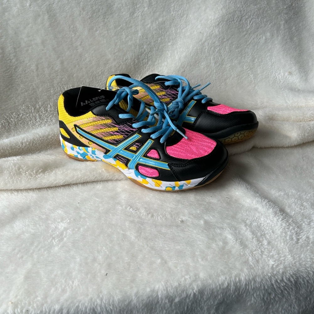 Lefus women size 7.5 yellow pink blue black NWT Athletic Shoes badminton ligh